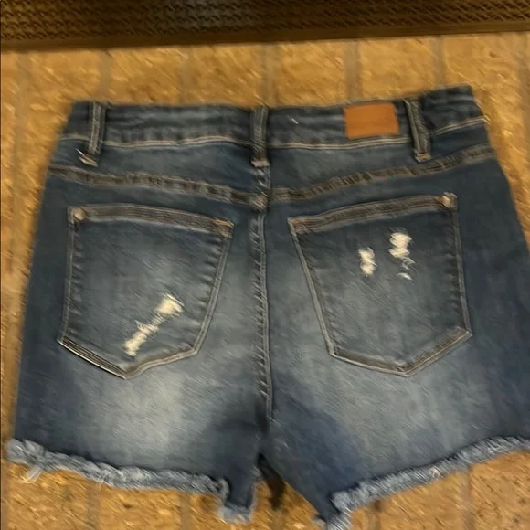 Judy Blue Blue Jean Shorts Distressed Trendy - Picture 3 of 3